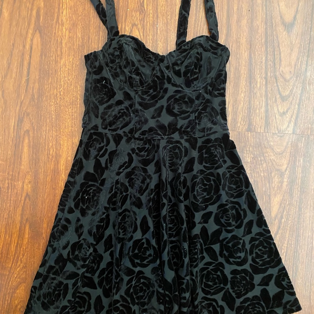 Women’s sze sml black stretchy Abercrombie dress